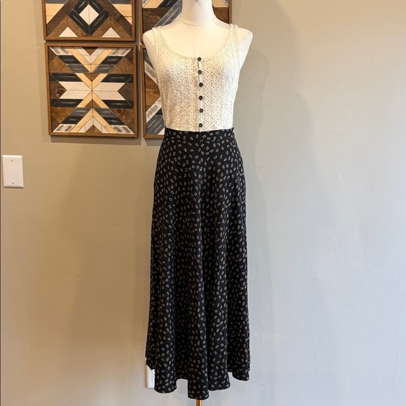 Ralph Lauren Blue Label Dresses & Skirts - Vintage Ralph Lauren Black Patterned Maxi Skirt with Ivory Geometric Print sz 8